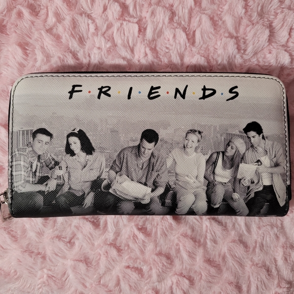 F•R•I•E•N•D•S zip-around wallet - Picture 2 of 16